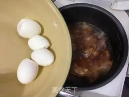Make Eggs and pigs