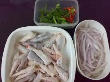 Make Chicken claws onions step 0