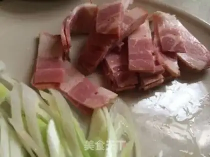 Make Bacon cabbage step 1