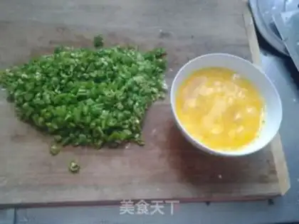 Make Pelican fried eggs step 1