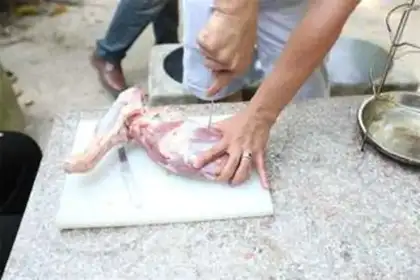 Make A barrel-breaded lamb leg step 3