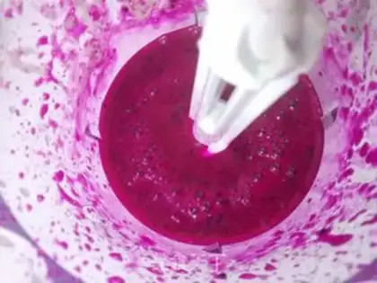 Make Banana flamingo cake step 3