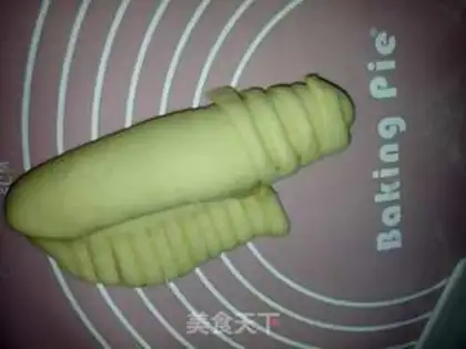 Make caterpillar bread step 3