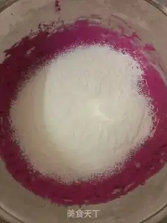 Make Banana flamingo cake step 5