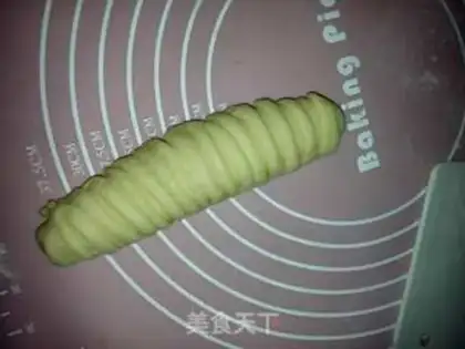 Make caterpillar bread step 4