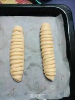 Make caterpillar bread step 5