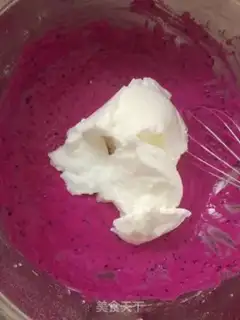 Make Banana flamingo cake step 10