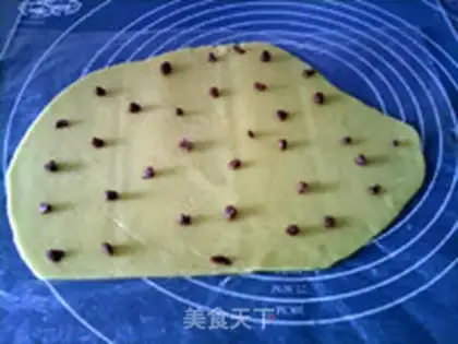Make Cow cookies step 12