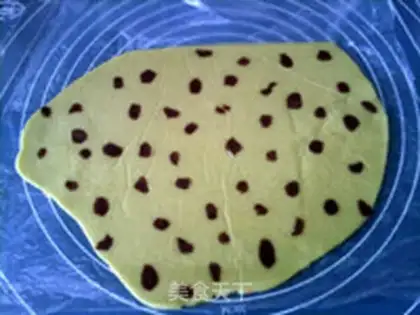 Make Cow cookies step 13