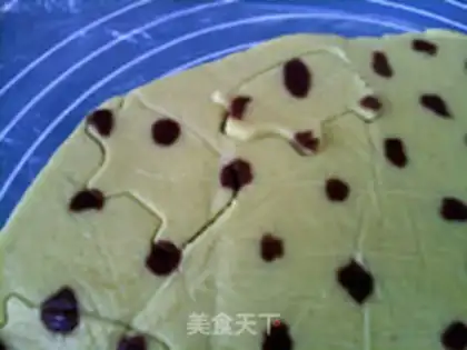 Make Cow cookies step 14