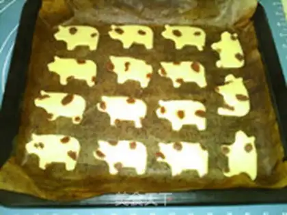 Make Cow cookies step 15