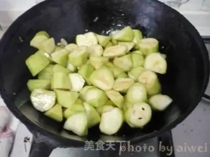 Make Oil-coated silk melons step 5