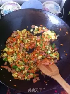 Make Yangzhou fried rice step 8