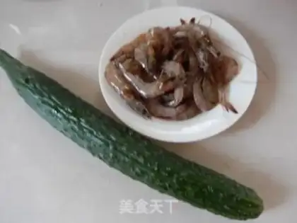 Make cucumber shrimp step 0