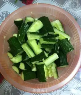 Make Shoot the cucumber step 1