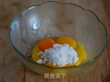 Make Strawberry cake rolls step 1