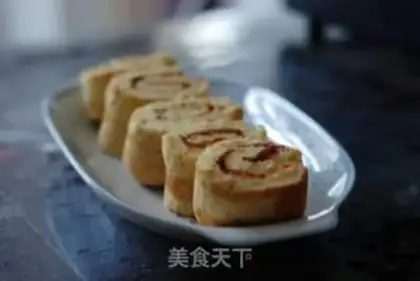 Make Strawberry cake rolls step 7