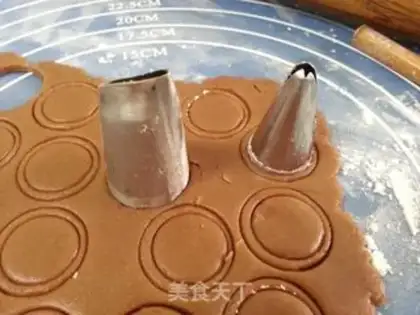Make Button cookies step 8