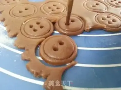 Make Button cookies step 9