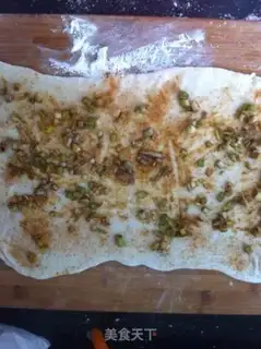 Make Hand grab cake step 5