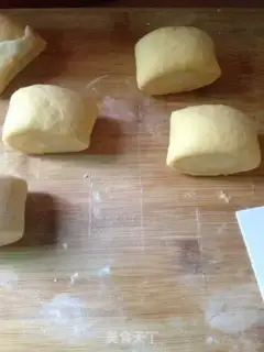 Make Pumpkin double-coloured buns step 4