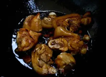Make Red burning dry pig hoof step 4