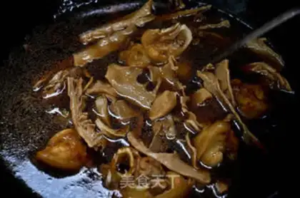 Make Red burning dry pig hoof step 5