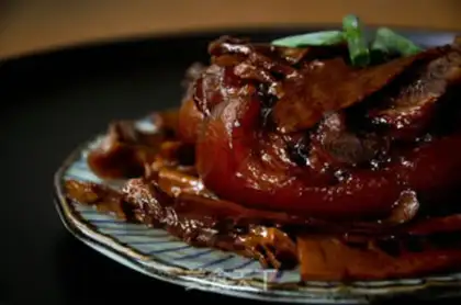 Make Red burning dry pig hoof step 7