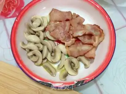 Make Toast bacon pizza step 1
