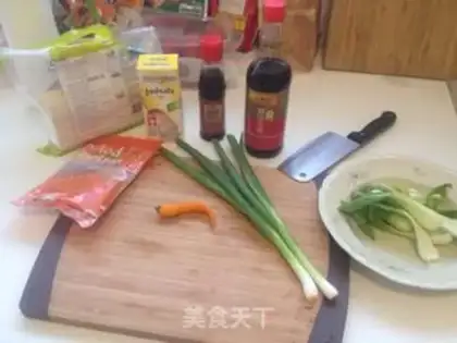 Make Onion noodles step 0