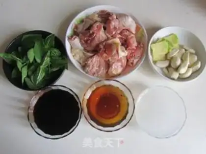 Make Three chickens on the table step 0