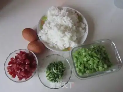 Make Bitter sausage fried rice step 0