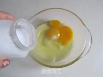 Make Bitter sausage fried rice step 1