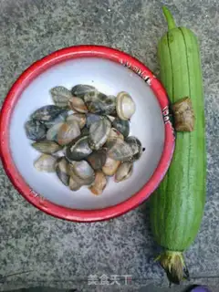 Make Flowers and melon soup step 0