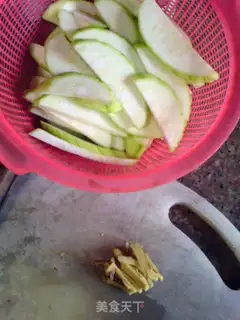 Make Flowers and melon soup step 2