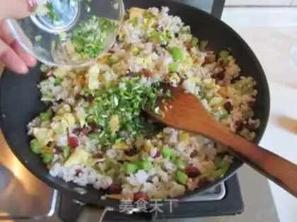 Make Bitter sausage fried rice step 10