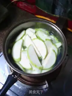 Make Flowers and melon soup step 5