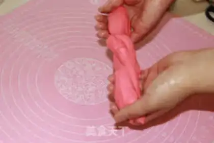 Make Rolling sugar cake step 3