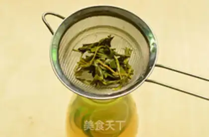 Make A green lemon honey tea step 5