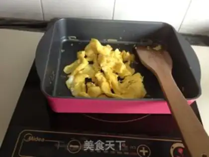 Make Shrimp fried eggs step 2