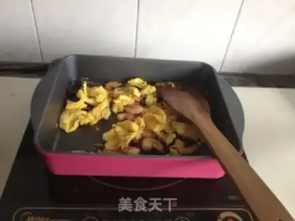 Make Shrimp fried eggs step 5