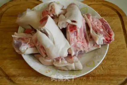 Make Red pig hoof step 1