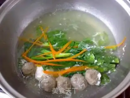 Make Spicy beefball noodles step 5
