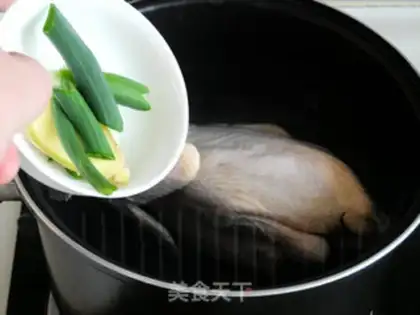 Make White chicken in the private room step 2