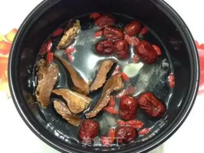 Make The chicken soup step 4