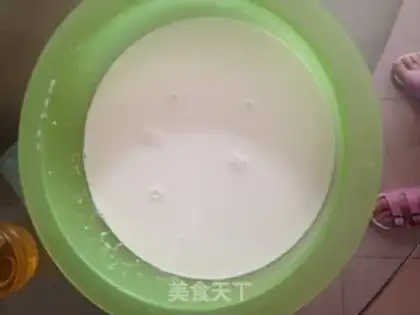 Make A thousand layers of coconut cake step 4