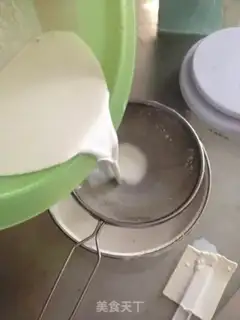 Make A thousand layers of coconut cake step 5