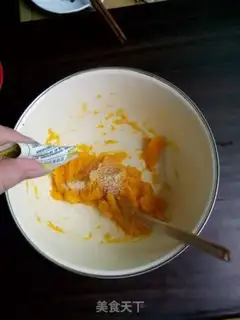 Make Pumpkin roll step 3