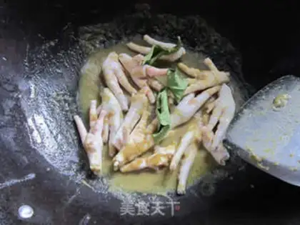 Make Thai curry curry tortoise claws step 1