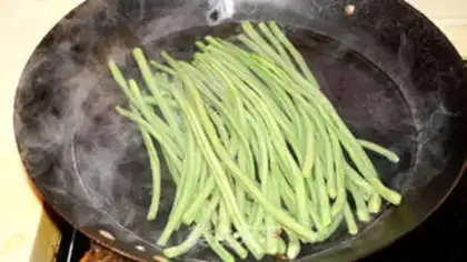 Make Garlic sauce with beans step 6